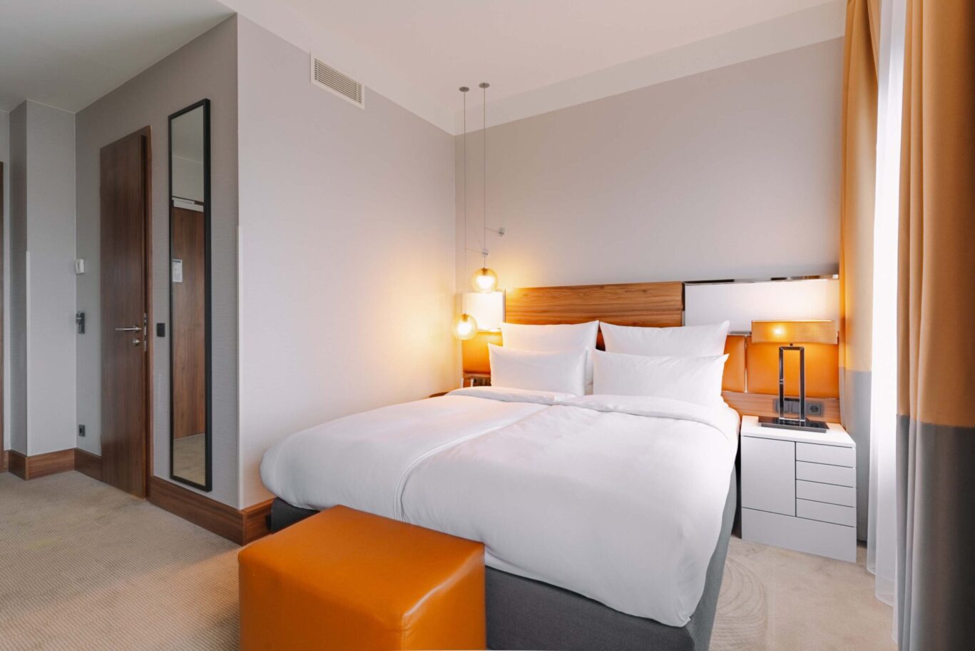 Reichshof Medium Zimmer / Medium Room