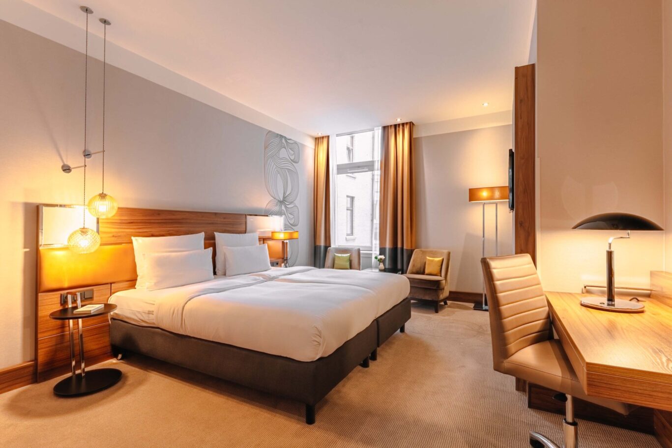 Reichshof Large Zimmer / Large Room
