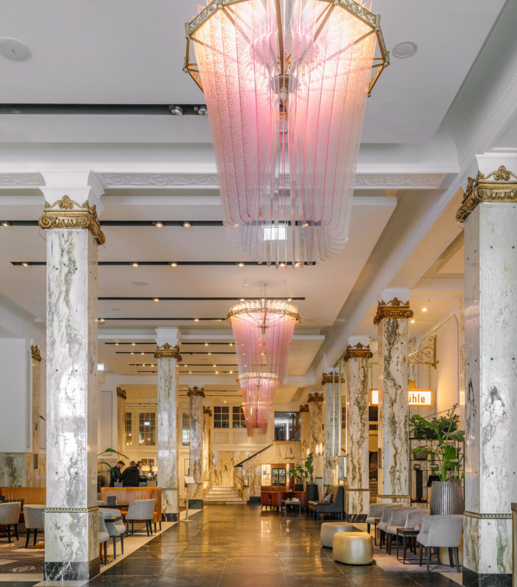 Lobby Reichshof Hamburg