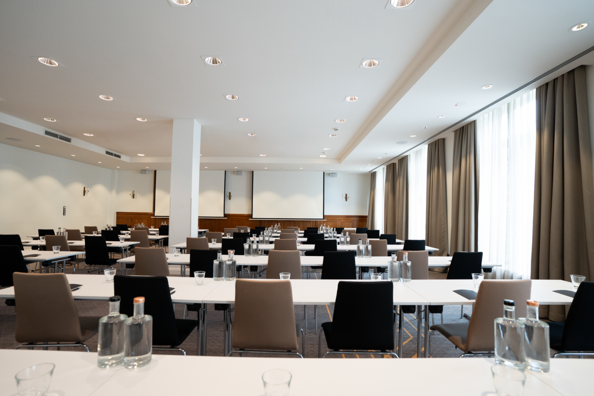 Reichshof Hamburg Meeting Raum Hans Albers